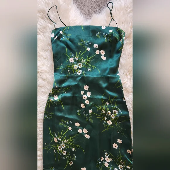 Reformation Frankie silk slip dress-dark green (size 4 remaining) NWOT - Picture 2 of 16